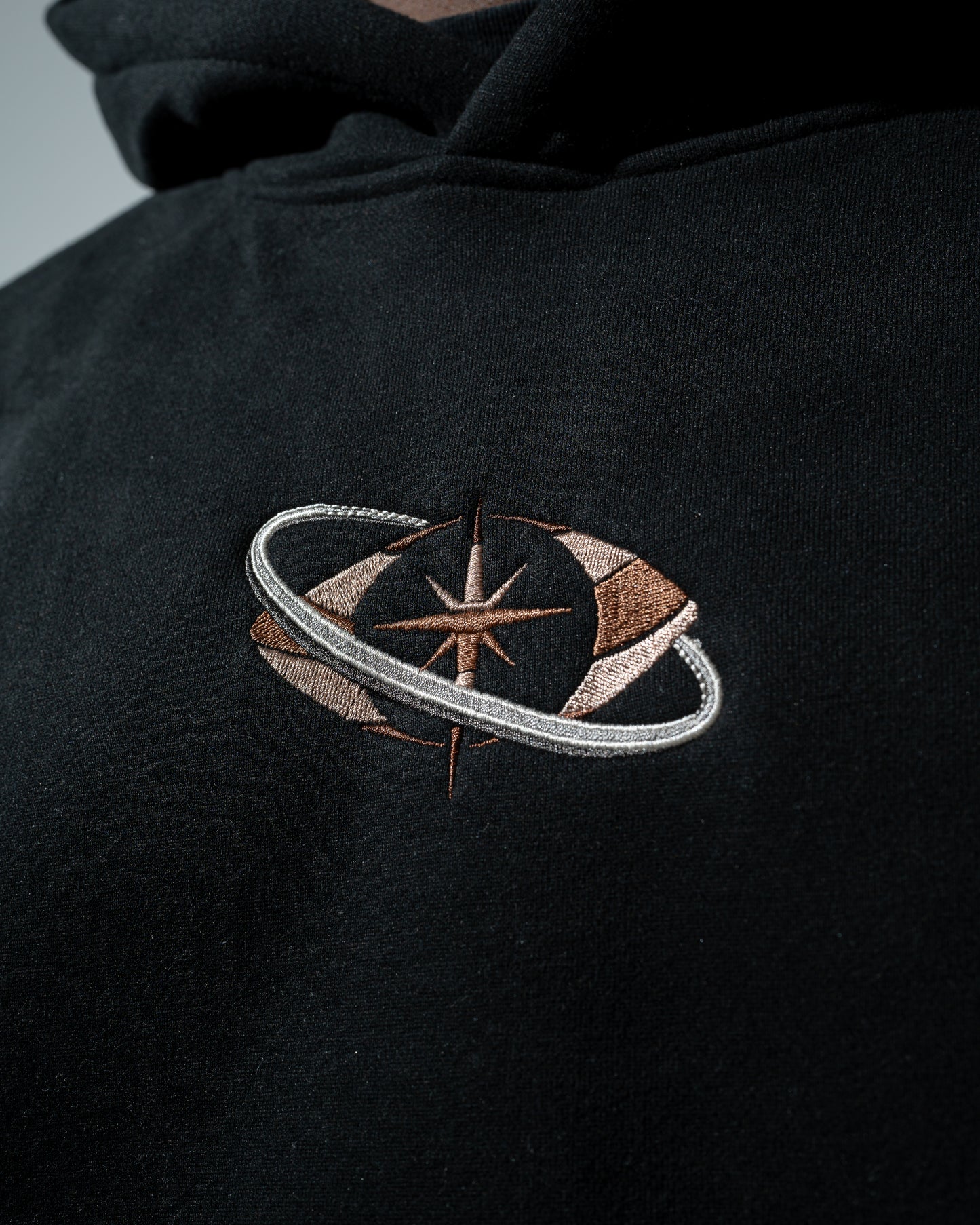 BLACK HOODIE SATURN